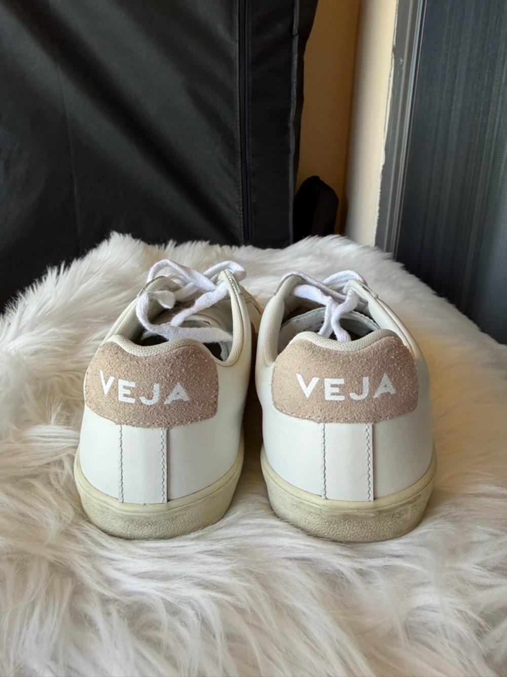 Veja Shoes - Picture 4 of 5